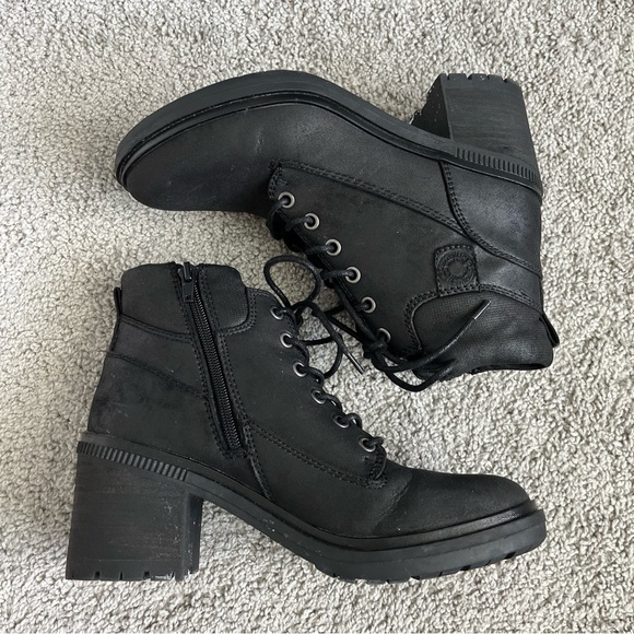 CROWN VINTAGE BLACK SUEDE LACE UP SIDE ZIP ANKLE BOOTS SIZE 7.5 - Picture 3 of 8